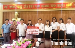 Các chi nhánh Ngân hàng Agribank trên địa bàn tỉnh Thanh Hóa ủng hộ 400 triệu đồng  khắc phục hậu quả mưa lũ