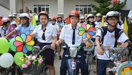 100% học sinh đi xe đến trường phải đăng ký phương tiện với nhà trường