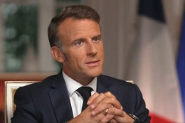 Tổng thống Emmanuel Macron chịu sức ép bầu cử Quốc hội sớm giữa khủng hoảng chính trị Pháp