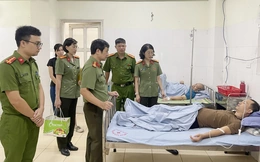 Thăm, động viên cán bộ Công an xã Hoằng Phú bị thương khi làm nhiệm vụ