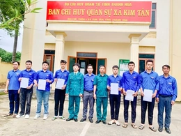 30 thanh niên xã Kim Tân viết đơn tình nguyện nhập ngũ