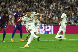 Real Madrid hạ Barca tại Siêu kinh điển; HAGL thắng sốc Thể Công Viettel