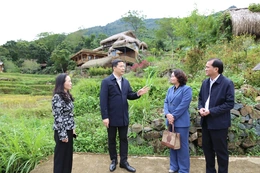 Phó Bí thư Thường trực Tỉnh ủy Nguyễn Hồng Phong thăm, làm việc tại xã  Pù Luông