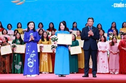 Nữ cán bộ công đoàn “Giỏi việc nước, đảm việc nhà”