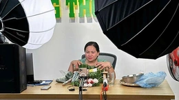 Phụ nữ nông thôn khai thác nền tảng số lan tỏa đặc sản địa phương