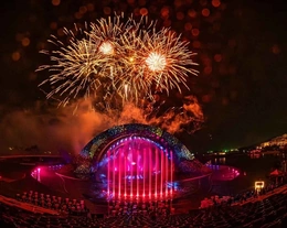 Gợi ý hành trình vui trọn vẹn tại Thị trấn Hoàng Hôn: Từ check-in ban ngày đến show đêm mãn nhãn