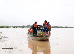 Huy động tối đa mọi nguồn lực khắc phục hậu quả thiên tai tại miền Trung