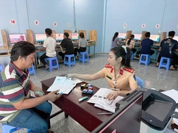 Đề xuất cấp giấy phép lái xe điện tử, rút ngắn thời gian cấp mới xuống còn 5 ngày