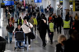 Mỹ có kế hoạch mở rộng lệnh cấm nhập cảnh đối với hơn 30 nước