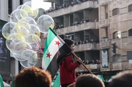 Syria kỷ niệm một năm hậu chính quyền Assad: Pháo hoa, cờ và hy vọng mong manh
