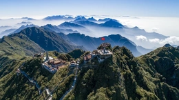 Fansipan lập kỷ lục 6 lần liên tiếp là ‘Điểm du lịch có thắng cảnh thiên nhiên hàng đầu thế giới’