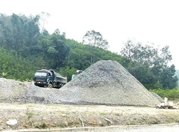 Gỡ vướng trong thi công tuyến đường&nbsp;từ Như Xuân đi Thượng Ninh