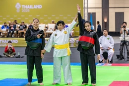 Bị đối thủ liên tục chơi xấu, võ sĩ Thanh Hóa vẫn xuất sắc giành quyền vào bán kết Pencak Silat - SEA Games 33