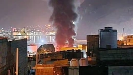 Liên minh do Saudi Arabia dẫn đầu không kích cảng Mukalla của Yemen