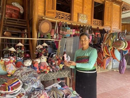 “Làm mới” du lịch làng nghề để hút khách