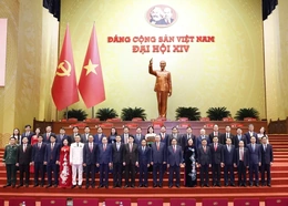 Hình ảnh Đoàn đại biểu Đảng bộ tỉnh Thanh Hóa tại phiên khai mạc Đại hội XIV của Đảng