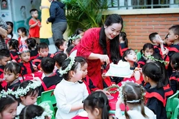 Người thắp lửa hạnh phúc