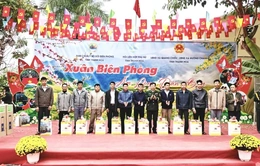 “Xuân Biên phòng ấm lòng dân bản” mang Tết trọn vẹn đến đồng bào  biên giới