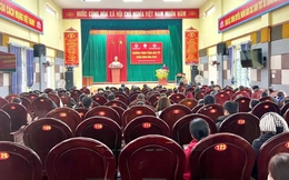 Trao quà Tết cho người khuyết tật, trẻ mồ côi và người nghèo tại xã Xuân Du, Hợp Tiến