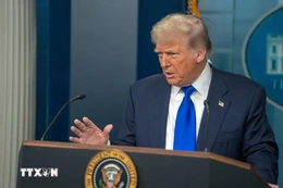 Tổng thống Mỹ lần đầu đề cập “cách tiếp cận nhẹ nhàng hơn” về nhập cư