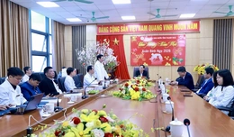 Phó Chủ tịch UBND tỉnh Đầu Thanh Tùng thăm, chúc Tết tại các bệnh viện