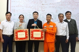 Công đoàn Công ty Điện lực Thanh Hóa chăm lo đoàn viên khó khăn, động viên lực lượng trực vận hành dịp Tết Bính Ngọ 2026