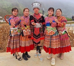 “Cổng trời” Trung Lý - điểm check-in rộn ràng những ngày giáp Tết