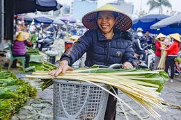 Lá dong, lạt giang rộn ràng về phố