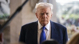 Ông Trump để ngỏ khả năng điều thêm tàu sân bay tới Trung Đông