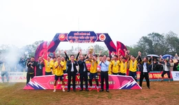 Giải bóng đá mừng Đảng, mừng Xuân xã Đồng Tiến thành công rực rỡ