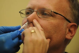 Đột phá vaccine xịt mũi, mở hy vọng ngừa nhiều bệnh hô hấp