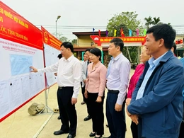 Phó Chủ tịch Thường trực UBND tỉnh Mai Xuân Liêm&nbsp;kiểm tra công tác chuẩn bị bầu cử tại một số địa phương