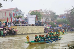Trẩy hội làng mùa xuân