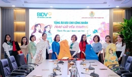 BIDV Lam Sơn trao tặng áo dài – lan tỏa yêu thương đến nữ công nhân