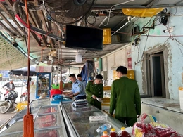 Thu giữ 4 tấn thực phẩm “bẩn”, chuyên phục vụ quán nhậu vỉa hè