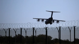 Tổng thống Pháp phản đối hành động quân sự của Mỹ, Israel; châu Âu tăng cường phòng thủ tại Cyprus