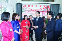 Phó Bí thư Thường trực Tỉnh ủy Nguyễn Hồng Phong kiểm tra công tác bầu cử