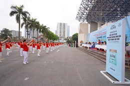 Vinamilk Sure đồng hành cùng gần 3.000 người cao tuổi xác lập kỷ lục mới