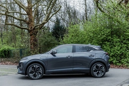 Xu hướng chọn xe của gia đình Việt thời bão giá xăng: Đủ tiện nghi nhưng phải “dễ nuôi”