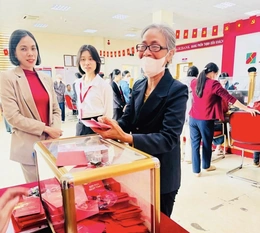 Khách hàng gửi tiết kiệm tại Agribank Bắc Thanh Hoá có cơ hội trúng thưởng VinFast VF5 plus