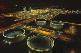 Nỗ lực bảo đảm nguồn cung xăng dầu, cung ứng đủ điện