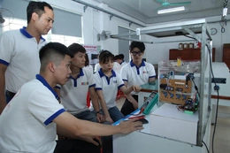 Lao động thất nghiệp được hỗ trợ tiền ăn, học phí khi học nghề