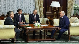 Tổng thống Belarus nhấn mạnh hợp tác phòng thủ chung trong không gian hậu Xô Viết