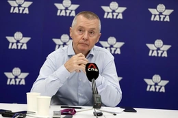 IATA: Nguồn cung nhiên liệu máy bay sẽ mất nhiều tháng do gián đoạn tại các nhà máy lọc dầu ở Trung Đông