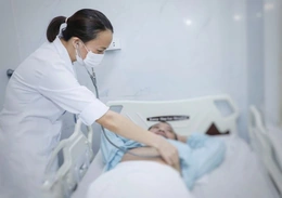 Cảnh báo nguy cơ nhiễm khuẩn huyết do tự ý tiêm truyền tại nhà