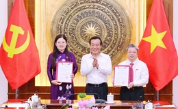 Công bố Nghị quyết của Ủy ban Thường vụ Quốc hội về công tác cán bộ