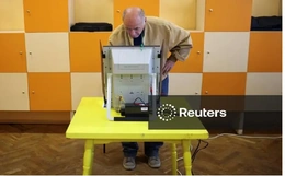 Bầu cử Bulgaria: Cựu Tổng thống thân Nga Rumen Radev chiếm ưu thế