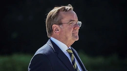 Khi thời thế buộc phải thay đổi