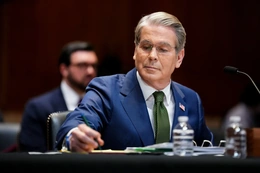 Mỹ không kéo dài các cơ chế miễn trừ đối với dầu Nga và Iran