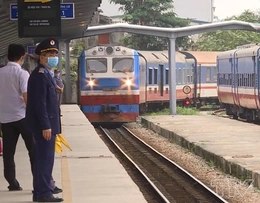 Tăng cường bảo đảm an toàn giao thông đường sắt dịp nghỉ lễ 30/4 - 1/5